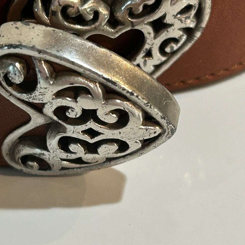 VTG Brighton Brown Leather Women's Belt Silver Heart Hardware 32/L - Picture 3 of 17